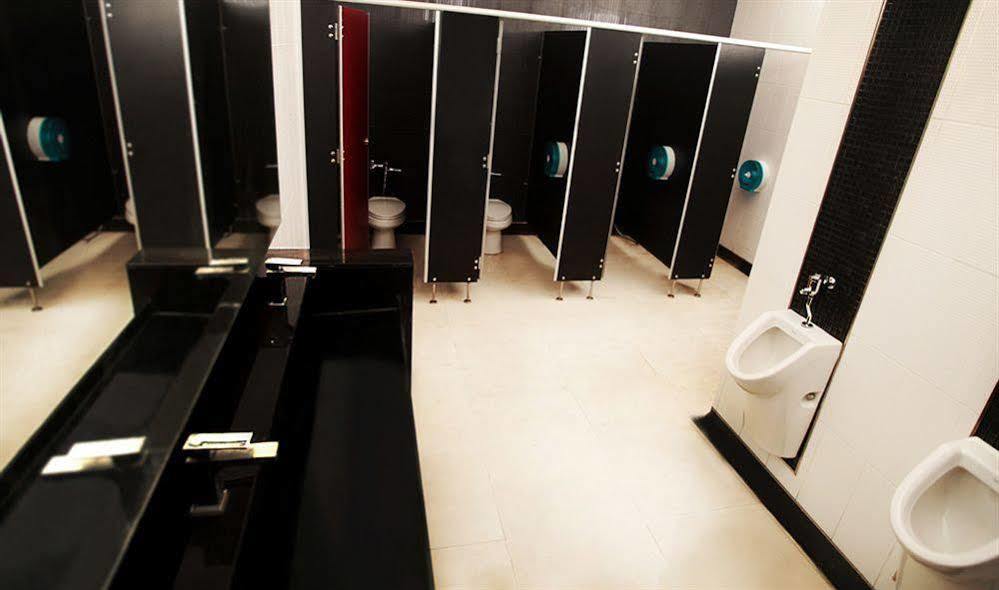 Capsule Hostel Patong 外观 照片